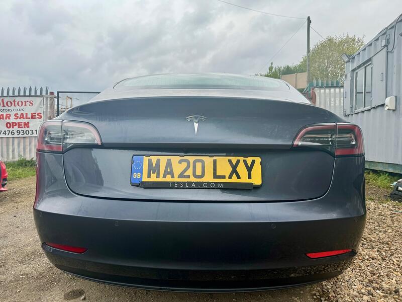 TESLA MODEL 3