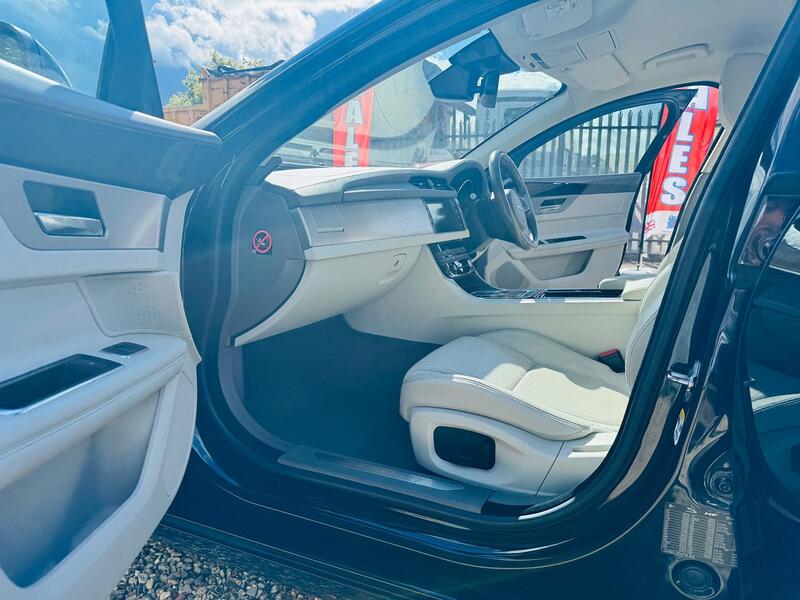 JAGUAR XF