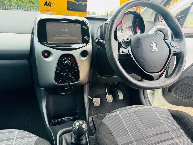 PEUGEOT 108