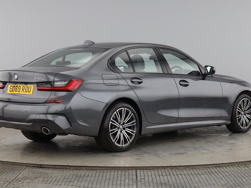 BMW 3 SERIES