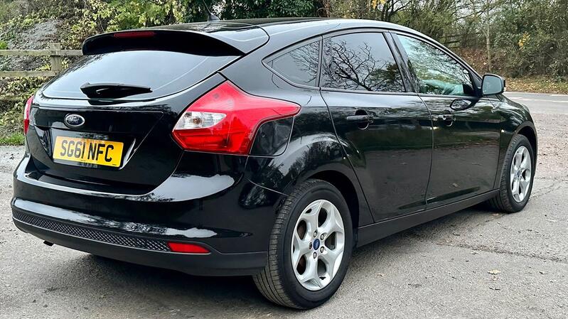 FORD FOCUS