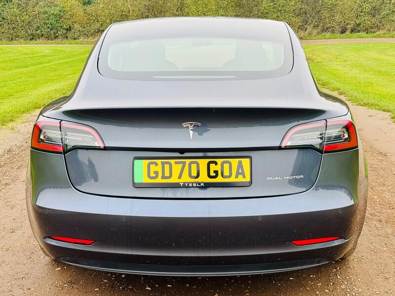 TESLA MODEL 3