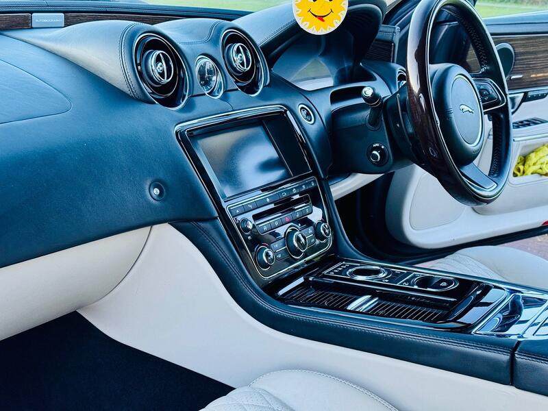 JAGUAR XJ
