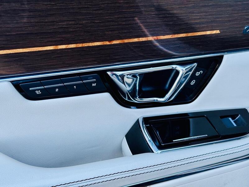 JAGUAR XJ