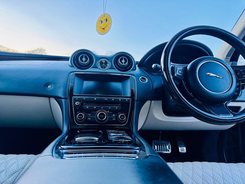 JAGUAR XJ