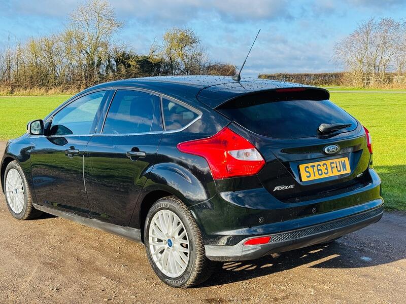 FORD FOCUS