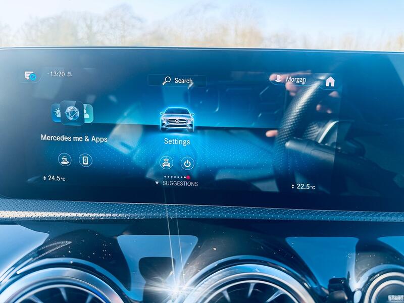 MERCEDES-BENZ CLA
