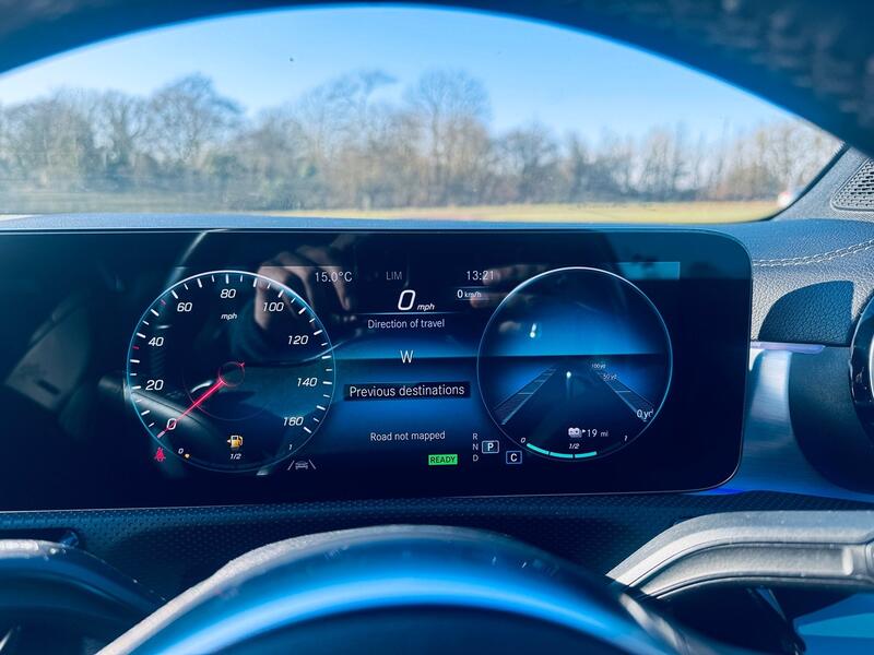 MERCEDES-BENZ CLA