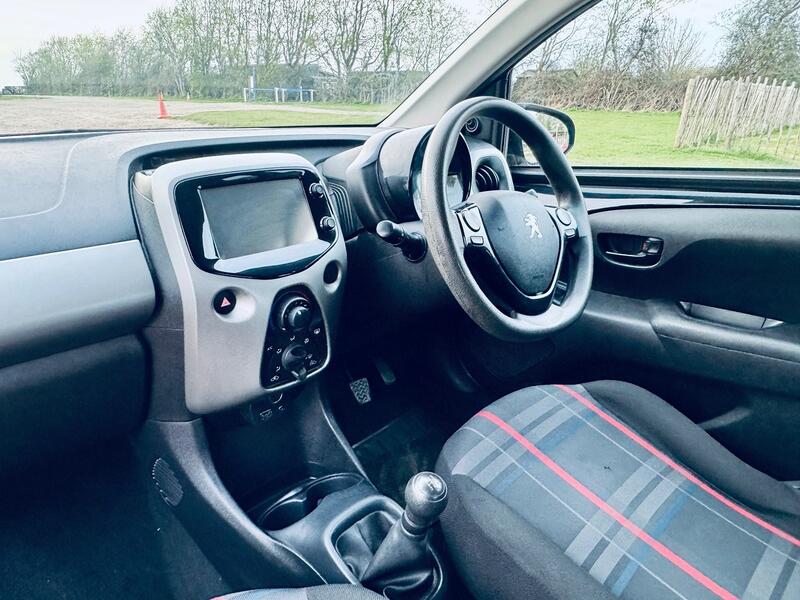 PEUGEOT 108