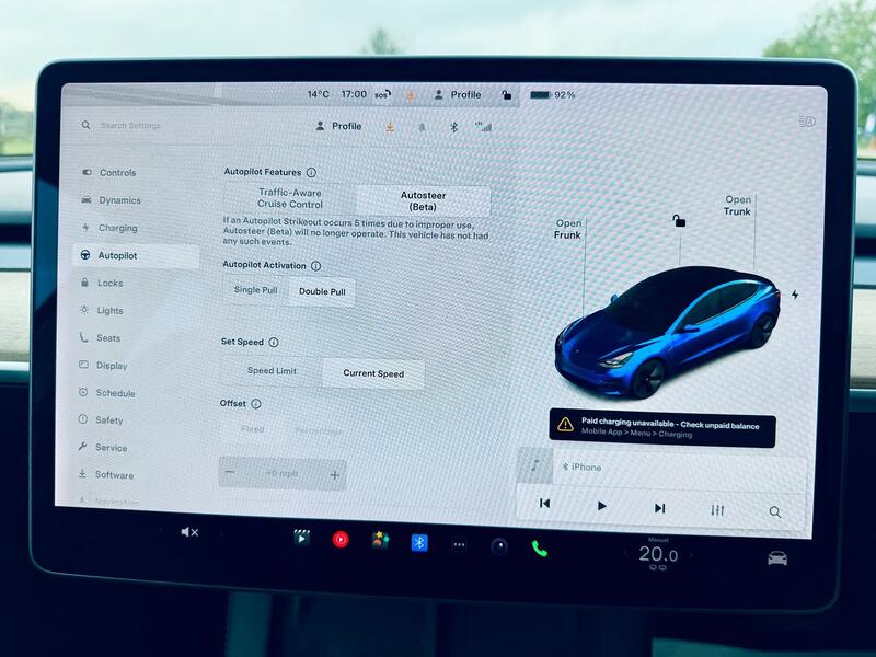 TESLA MODEL 3