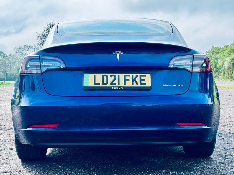 TESLA MODEL 3