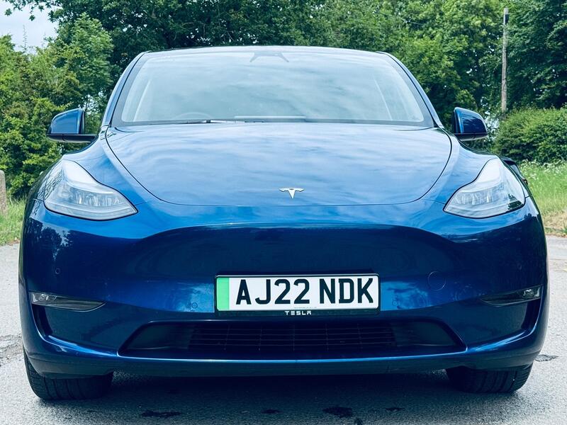 TESLA MODEL Y