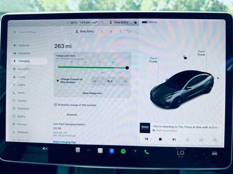 TESLA MODEL 3