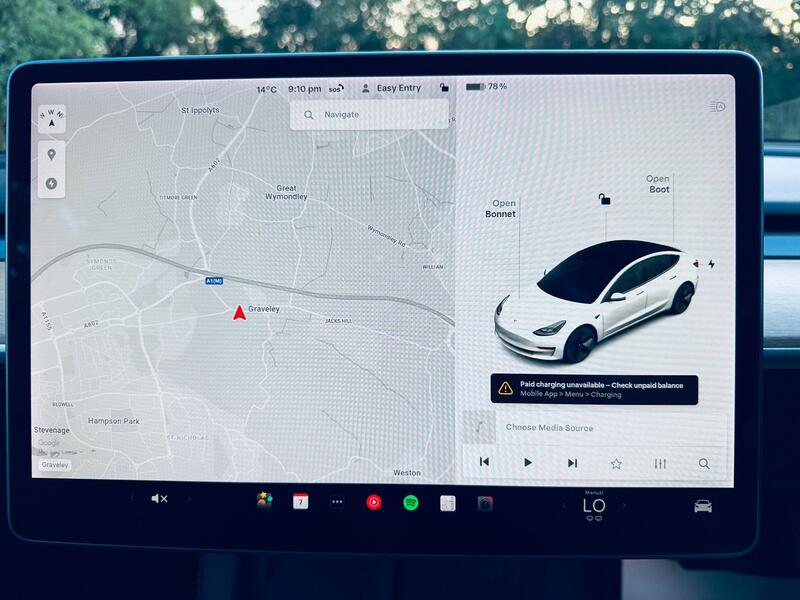 TESLA MODEL 3
