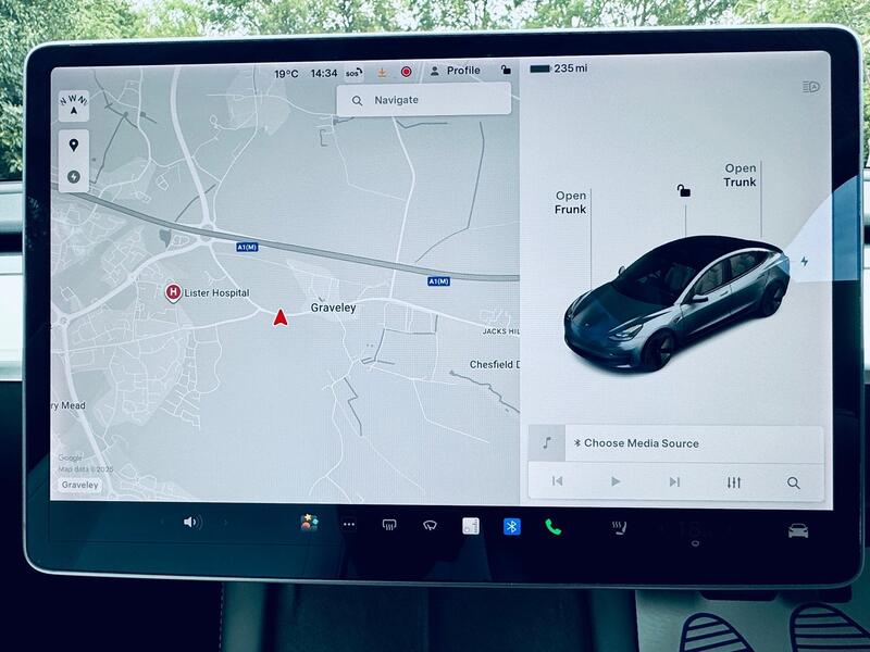 TESLA MODEL 3